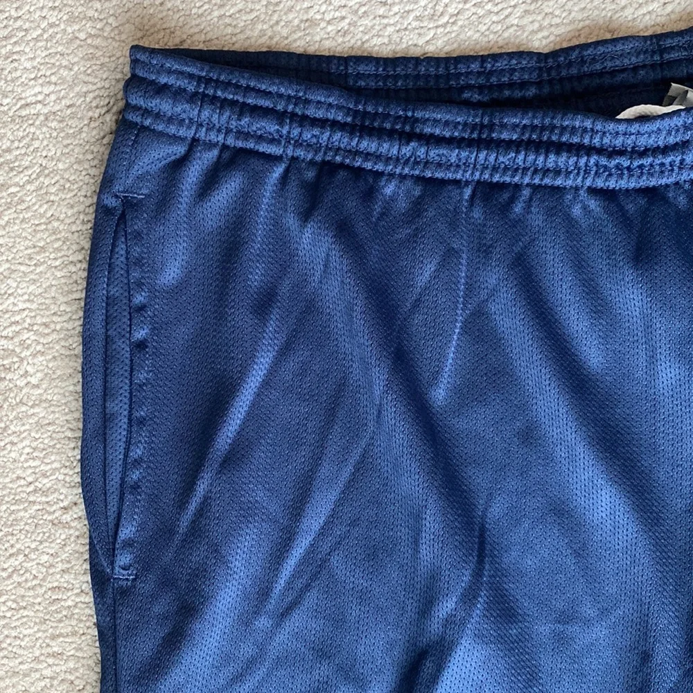 Men’s Champion Mesh Athletic Shorts - Picture 2 of 5